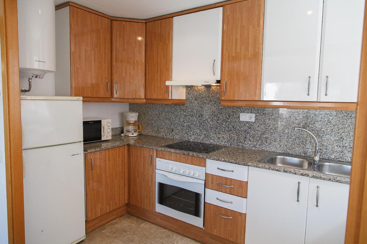 Uhc Ventura Park Apartments Салоу Экстерьер фото
