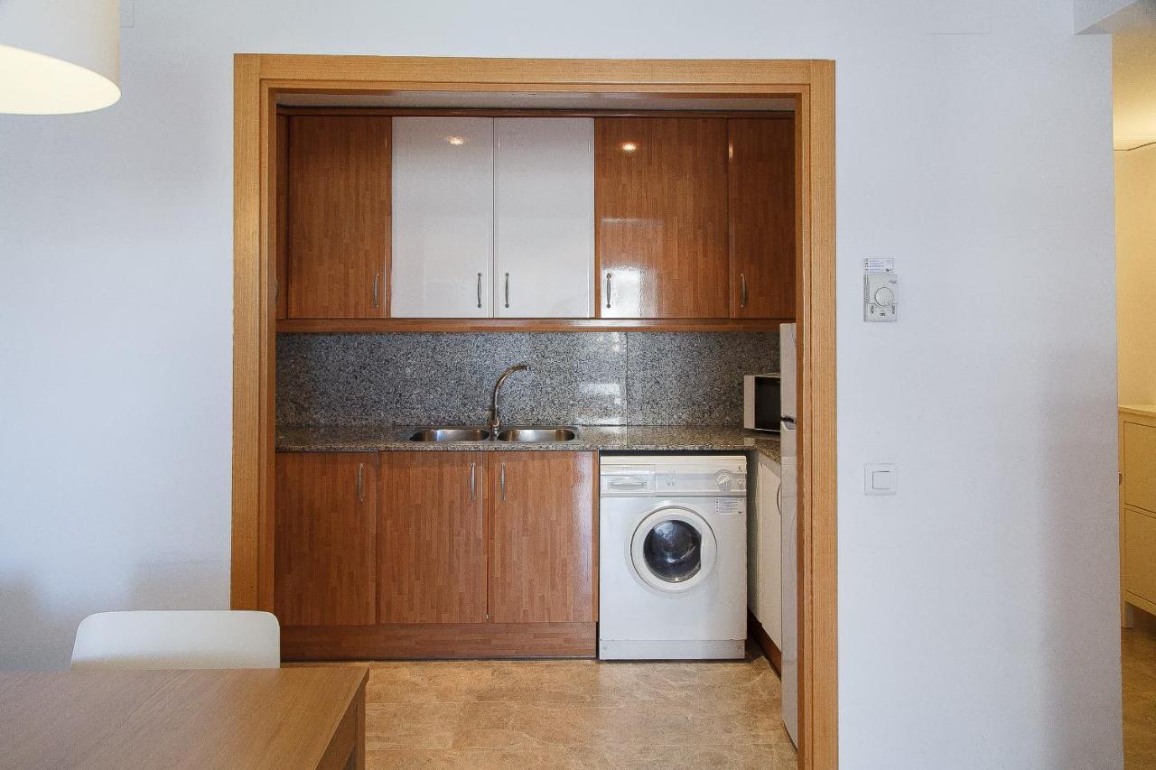 Uhc Ventura Park Apartments Салоу Экстерьер фото